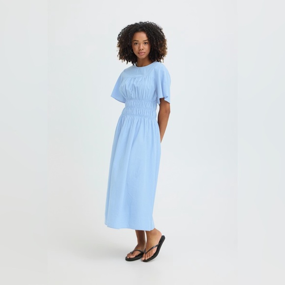 ICHI Dresses & Skirts - NWOT ICHI Light Blue Gingham Midi Dress with Smocked Waist